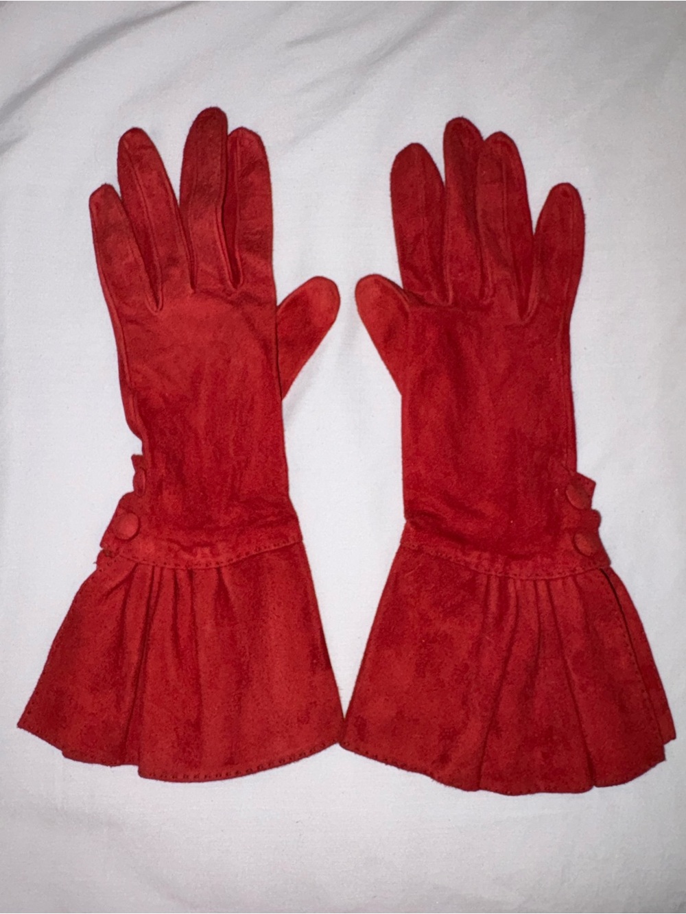 Hermès Rare Archive Red Suede Fan Cuff Gloves Sz 7 Made in France Vintage